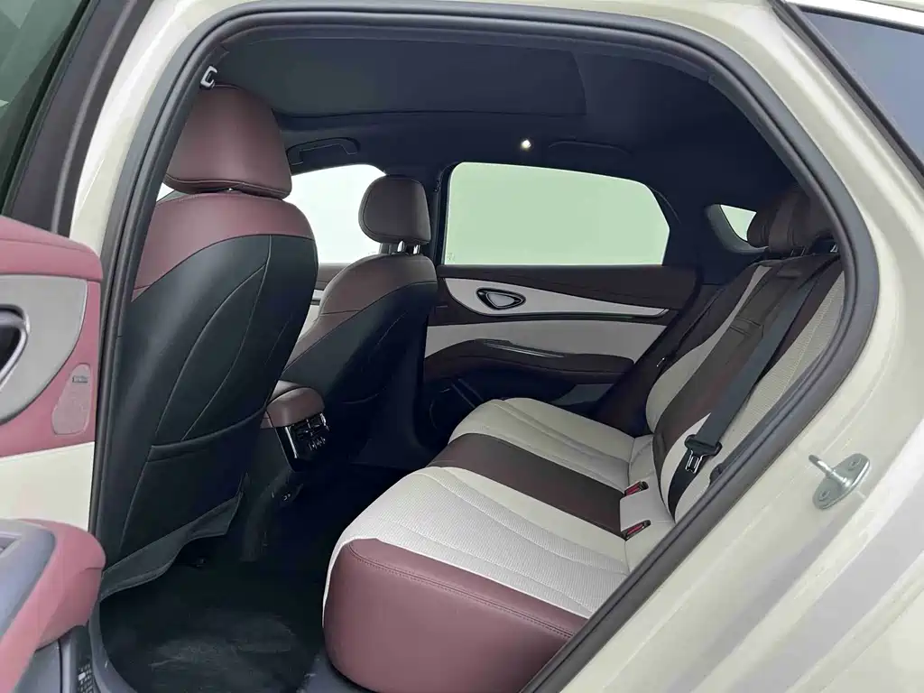 BYD Seal 07 DM-i — миниатюра 4