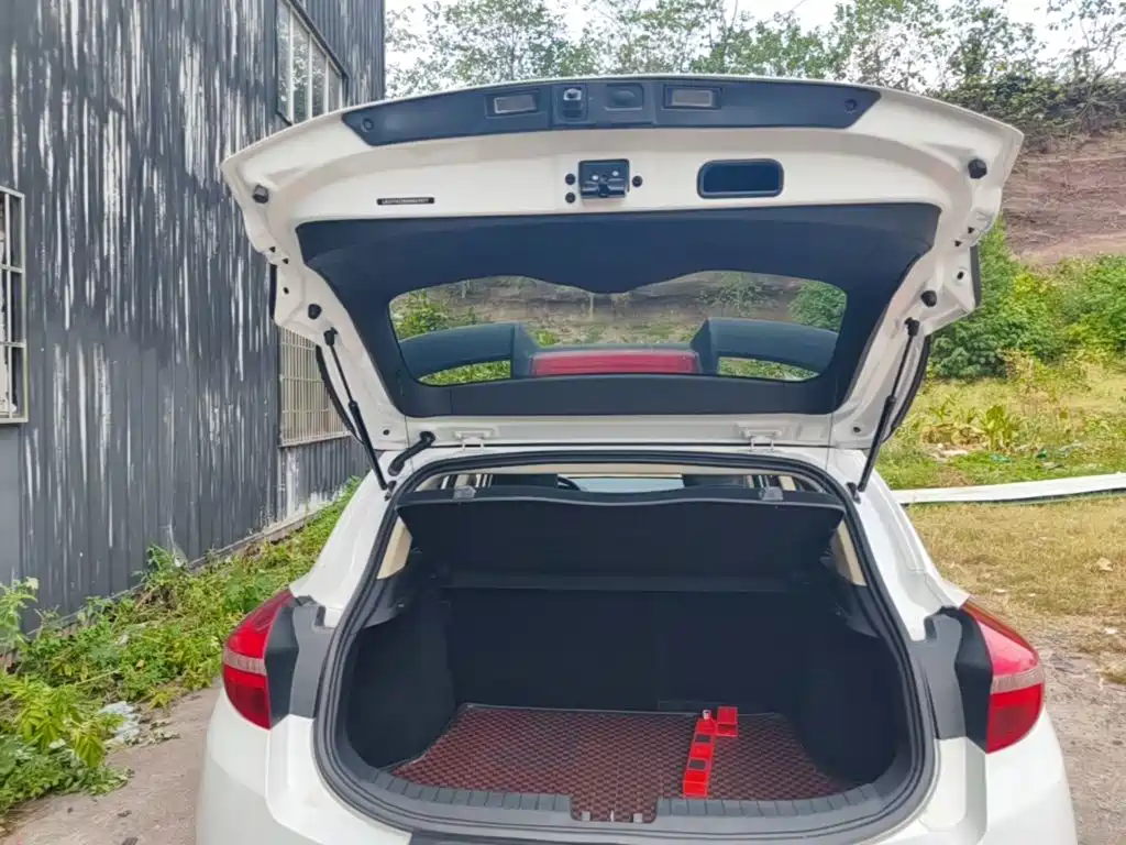 Geely Emgrand GS — миниатюра 19