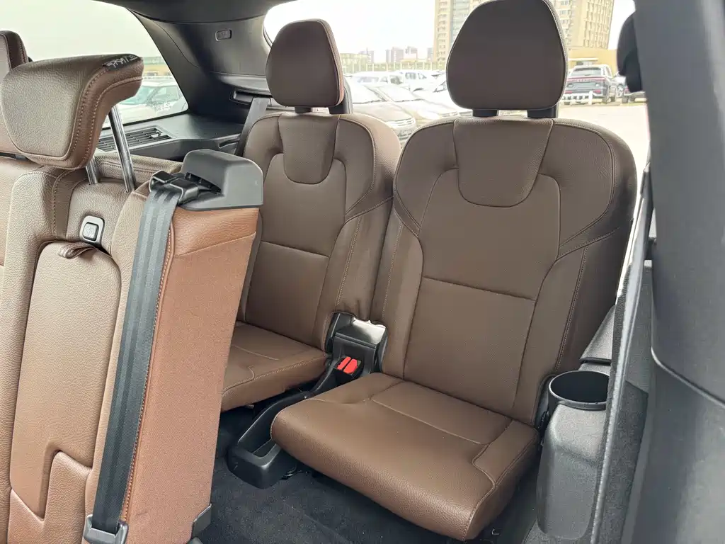 Volvo XC90 — миниатюра 12