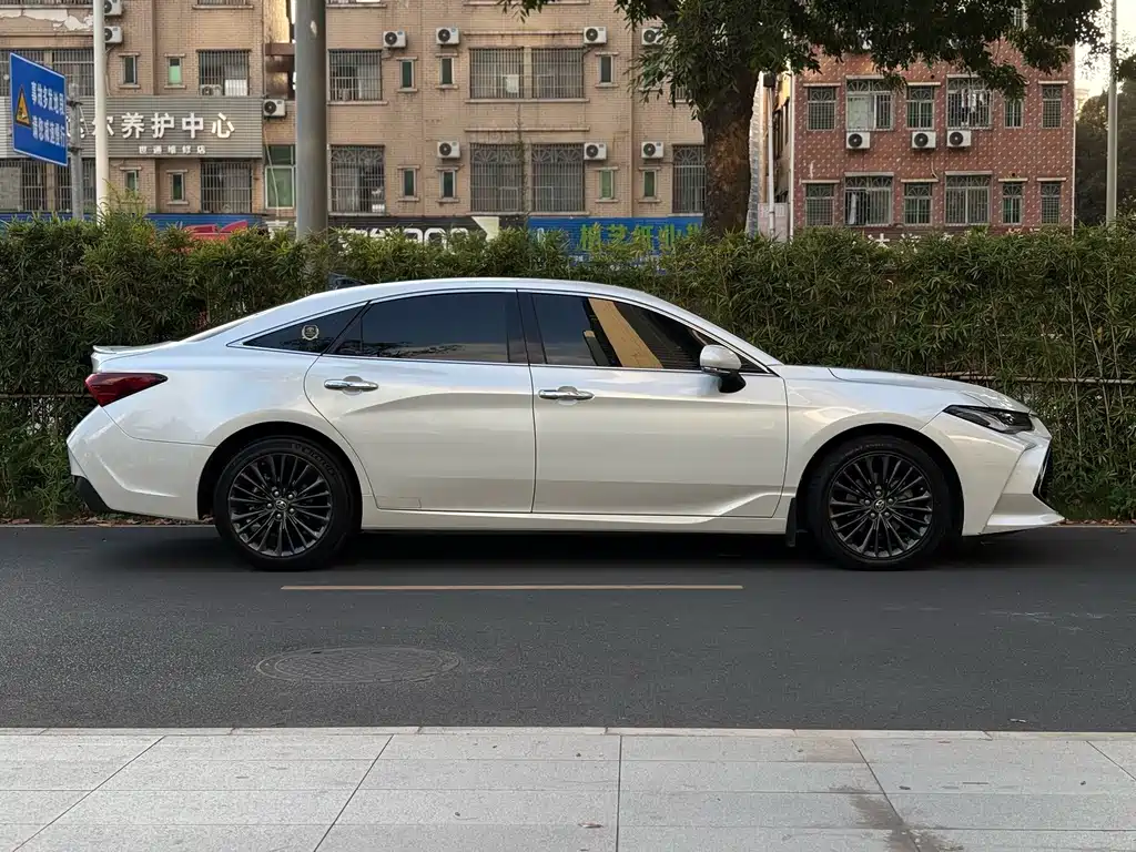 Toyota Avalon — миниатюра 4