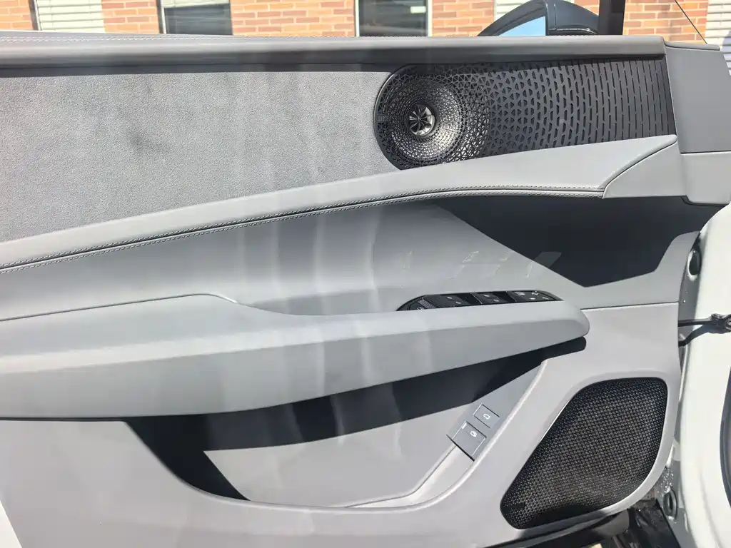 LOTUS SPORTS CAR EMEYA FLOWERS