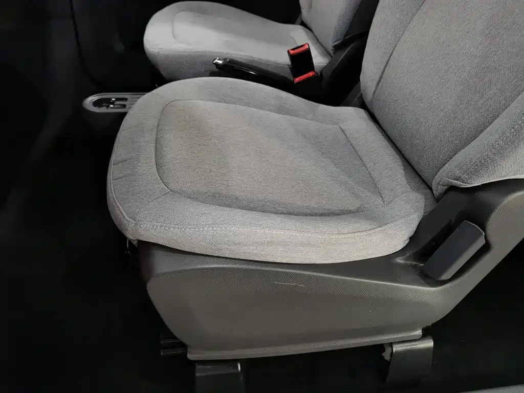Wuling MINIEV — миниатюра 20