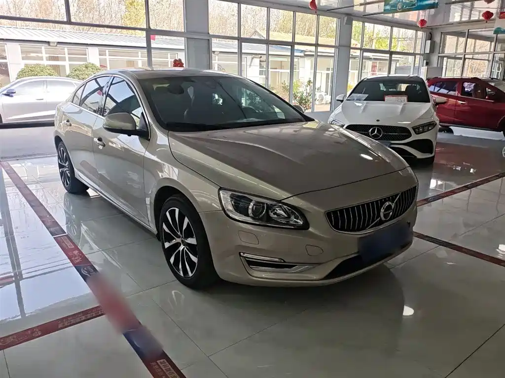 VOLVO S60