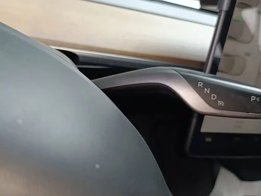 Tesla Model 3 — миниатюра 14