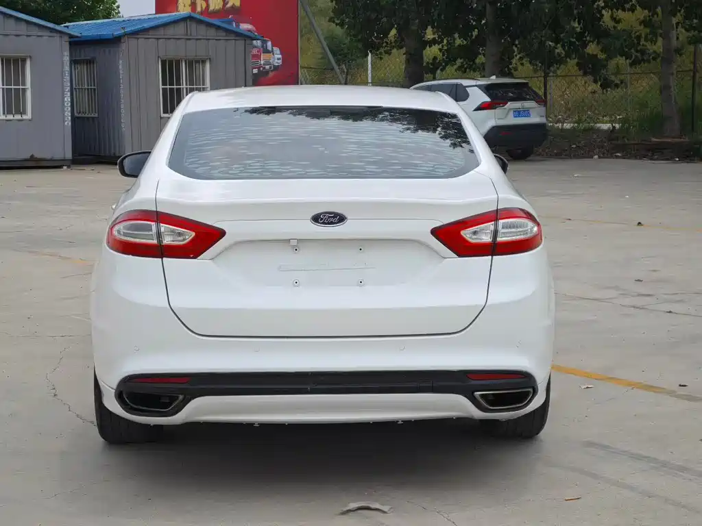 Ford Mondeo 2013 2.0L GTDi200 Fashion