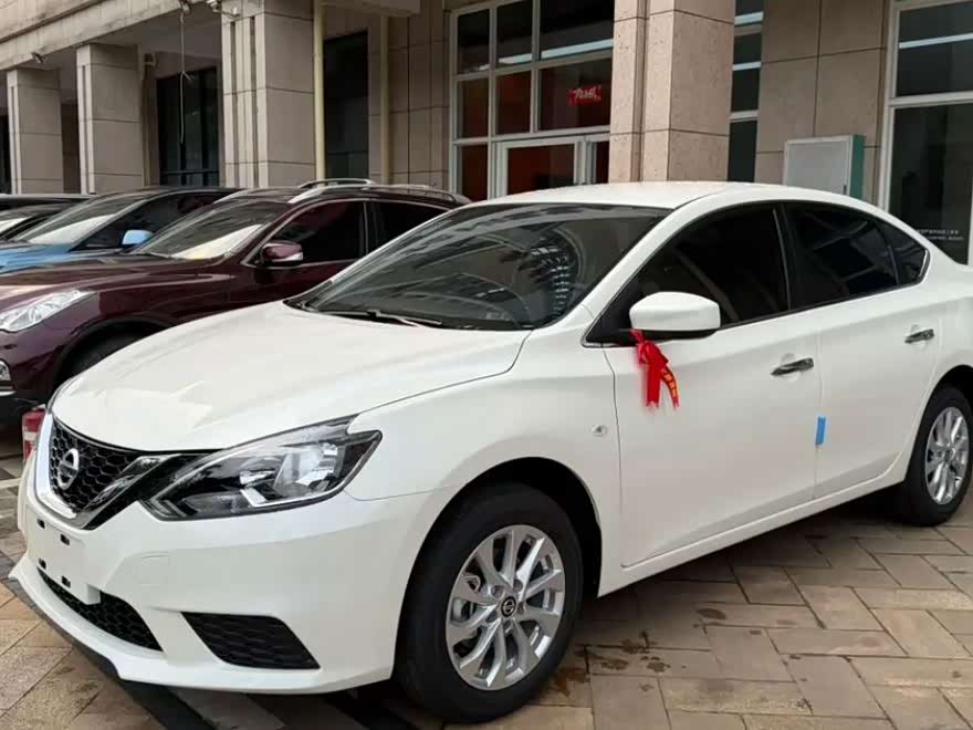 Nissan Sylphy 1.6 л 2026 г. Белый, пробег 6000 км