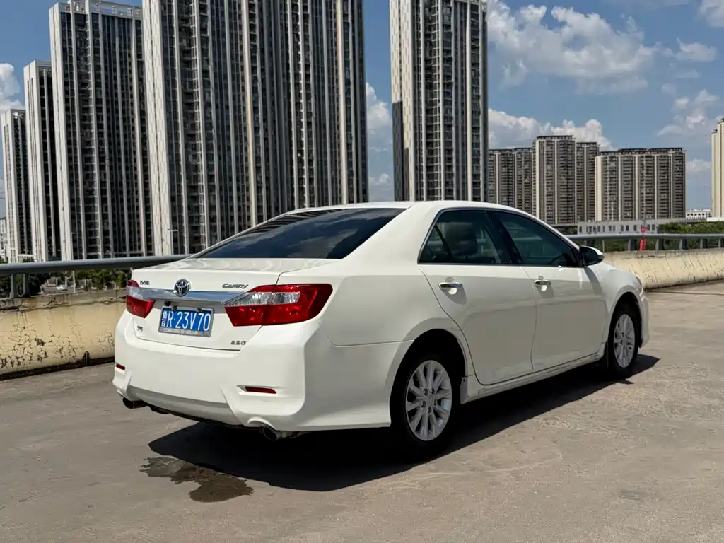 Toyota Camry — миниатюра 13