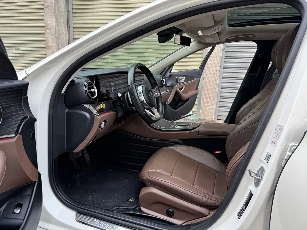 Mercedes-Benz E-Class — миниатюра 4