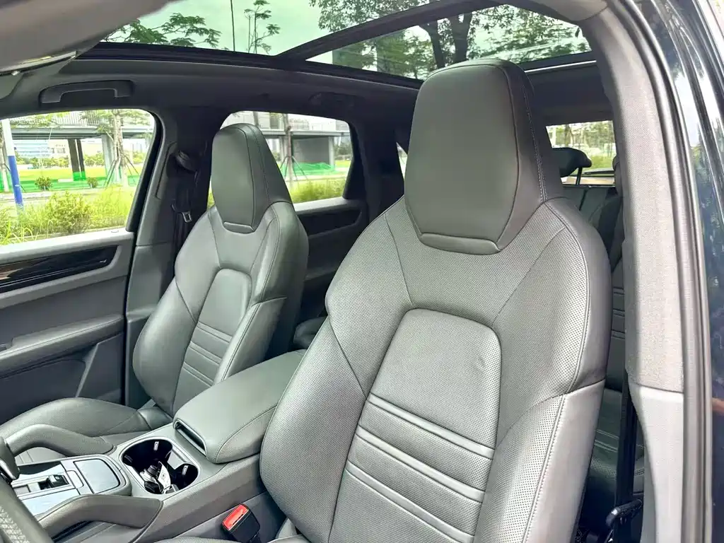 Porsche Cayenne — миниатюра 14