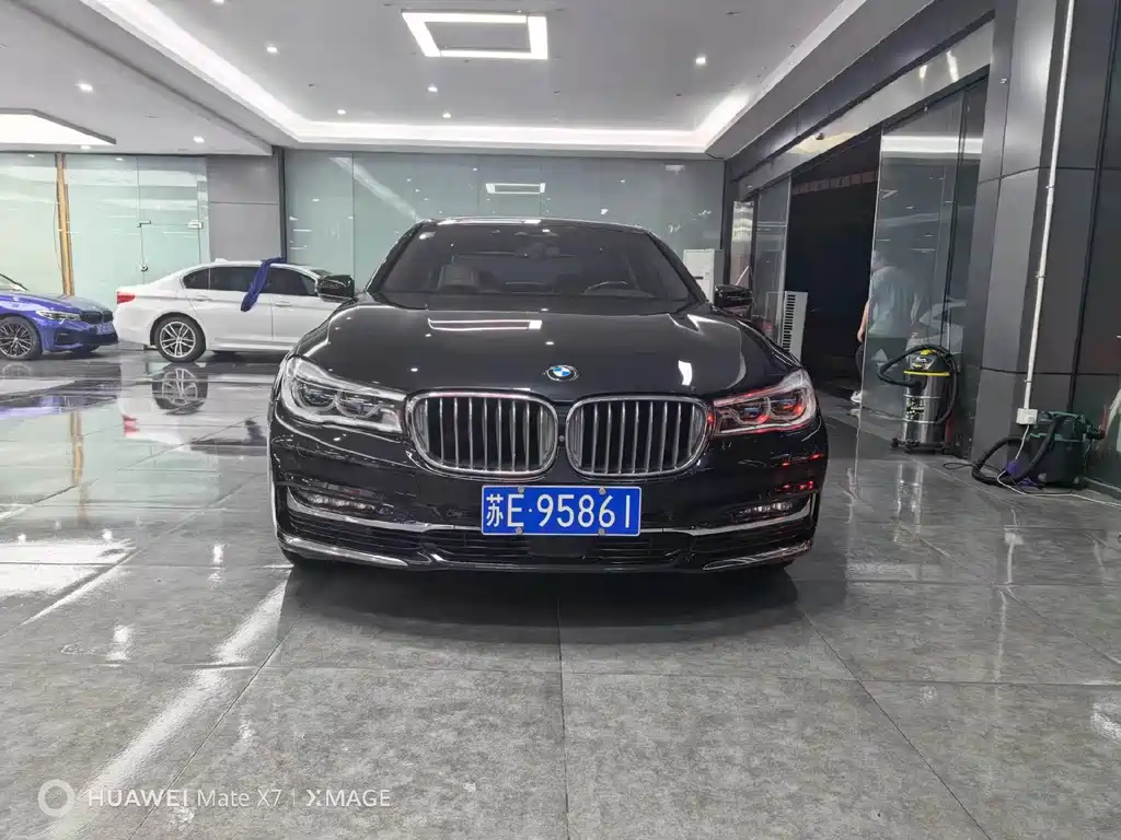 BMW 7 Series — миниатюра 2