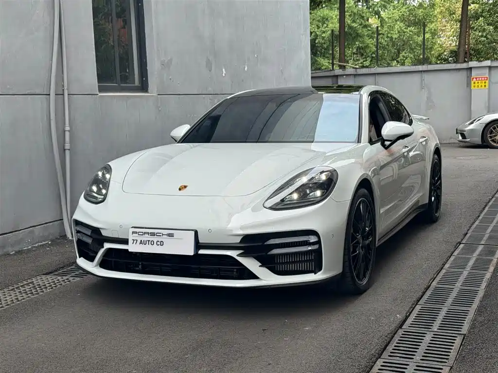 Porsche Panamera 2023