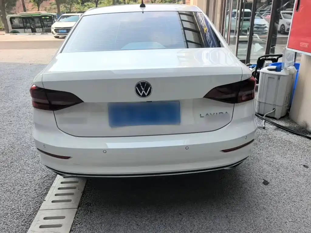 Volkswagen Lavida — миниатюра 6