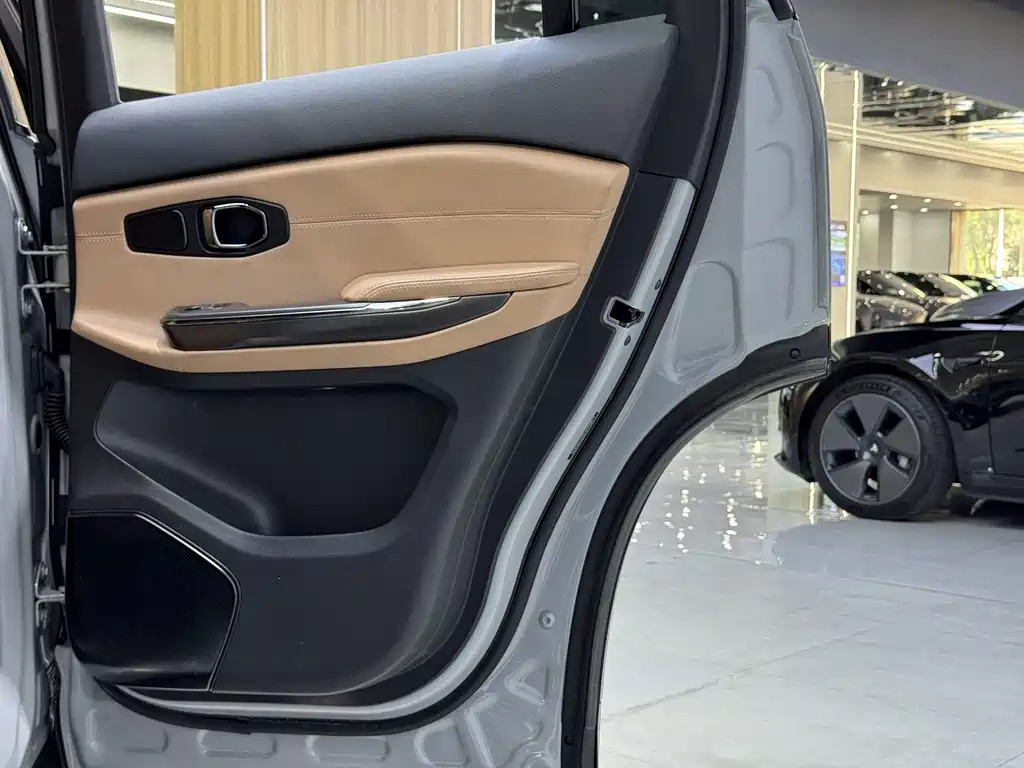 NIO ES6 — миниатюра 24
