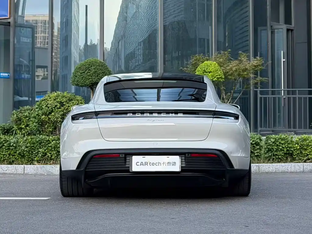 Porsche Taycan — миниатюра 4
