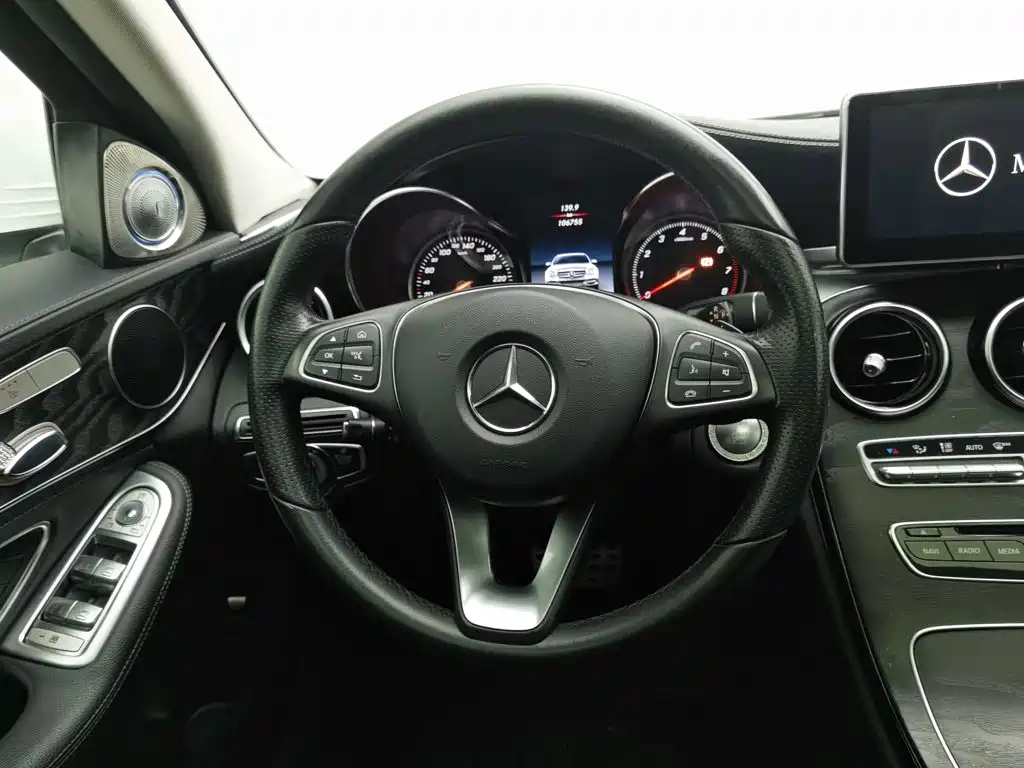 Mercedes-Benz C-Class — миниатюра 11