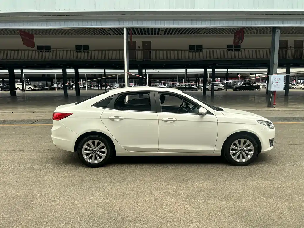 Ford Escort 2015 1.5L AT Fashion