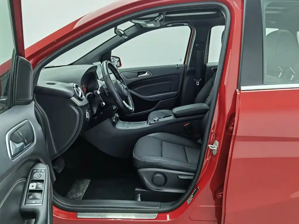 Mercedes-Benz B-Class — миниатюра 10