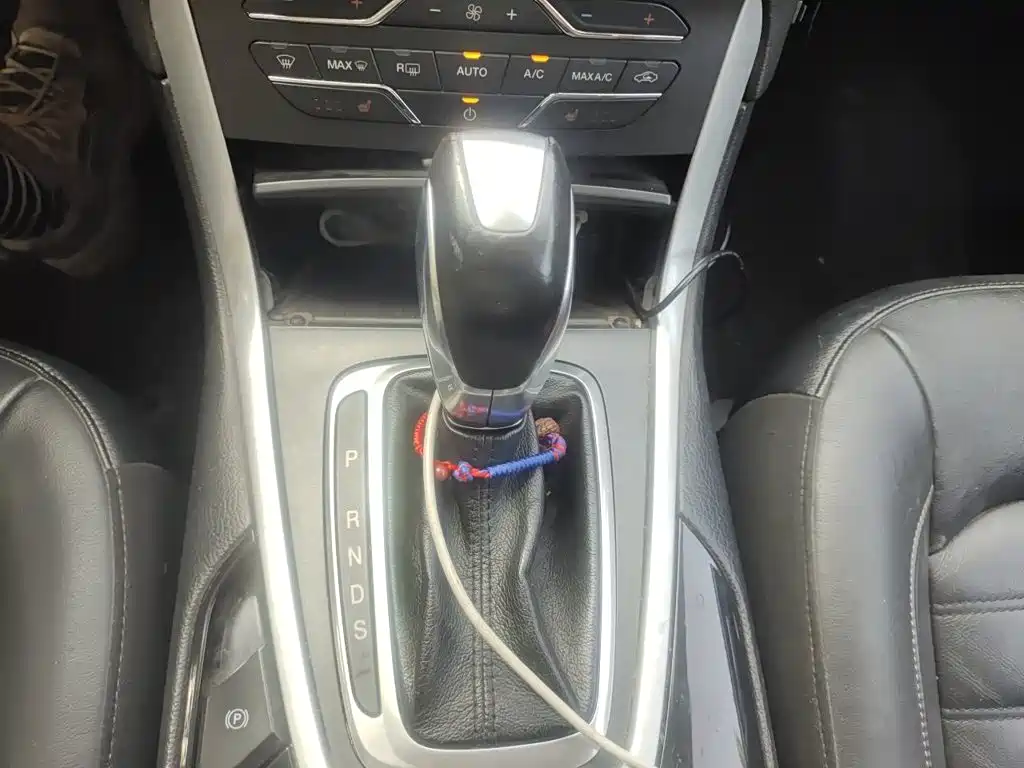 Ford Edge — миниатюра 10