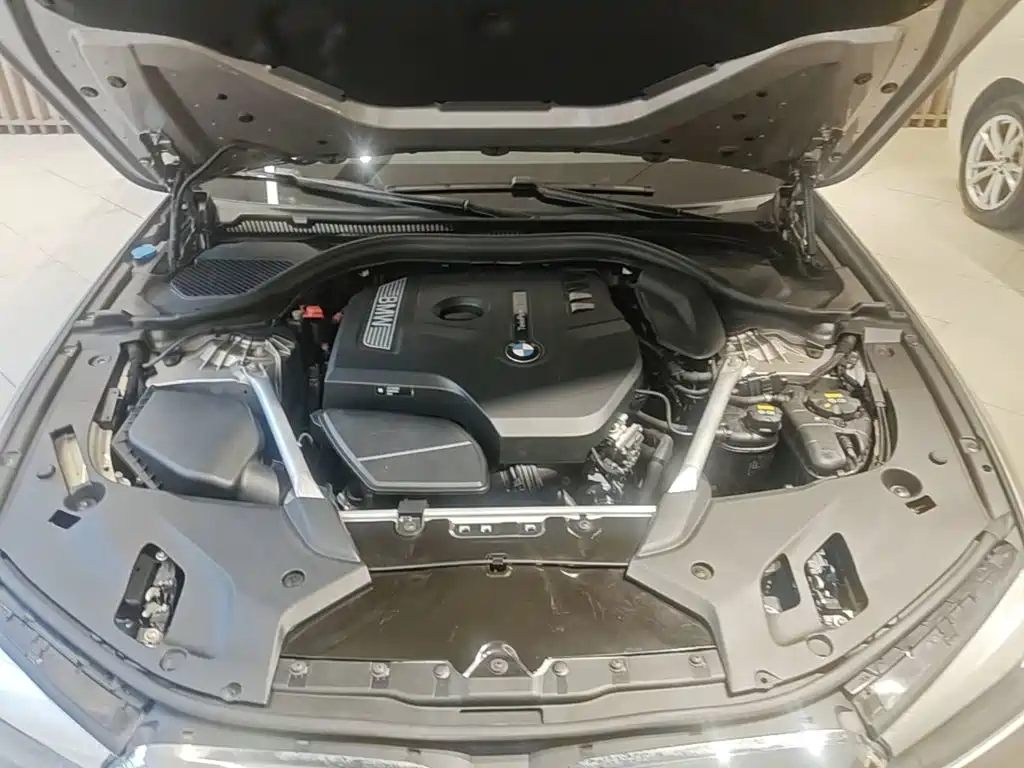 BMW 5 Series — миниатюра 25