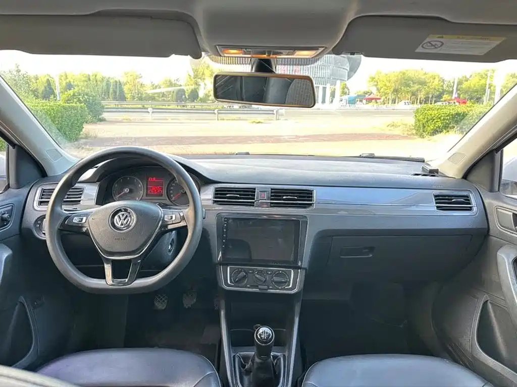 Volkswagen Santana — миниатюра 9