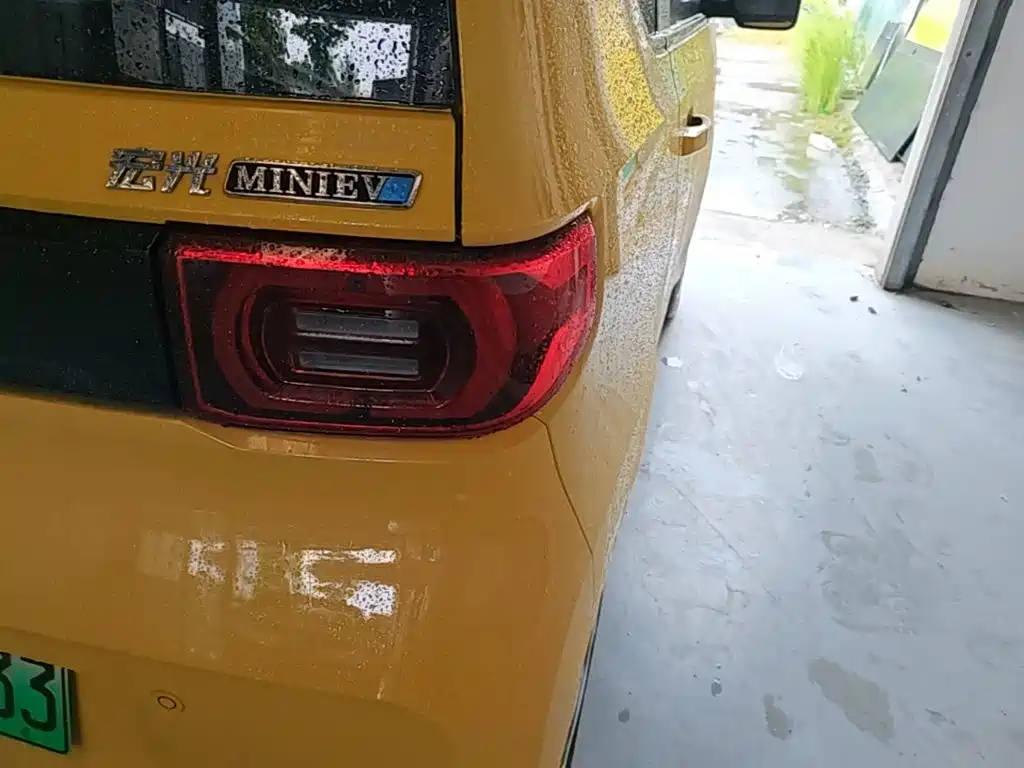 Wuling MINIEV — миниатюра 8