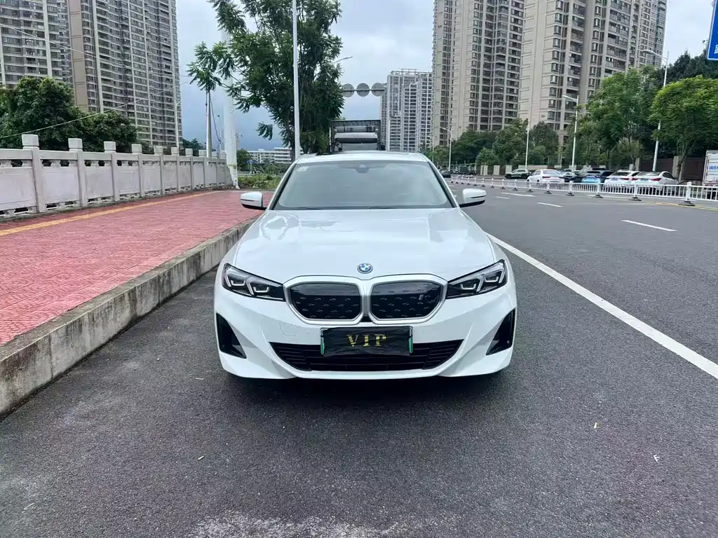 BMW i3 2022 eDrive 35 L