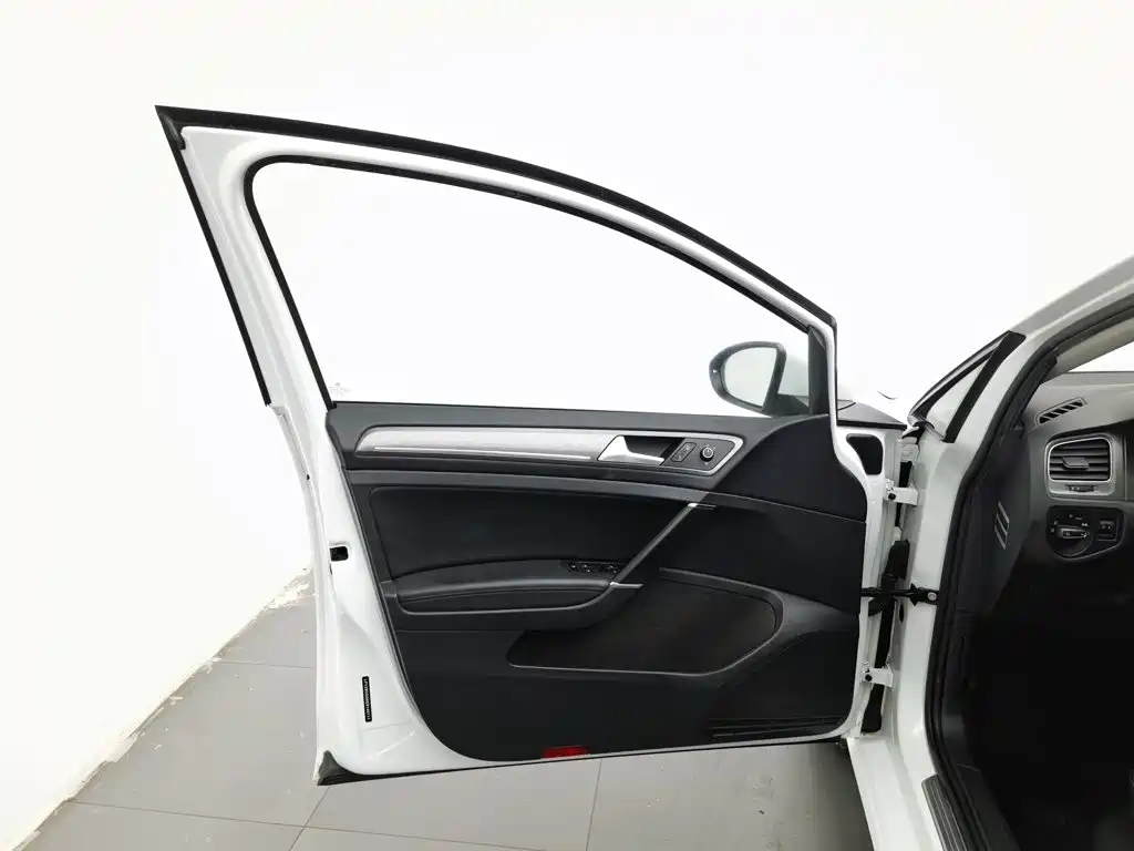 Volkswagen Golf — миниатюра 8