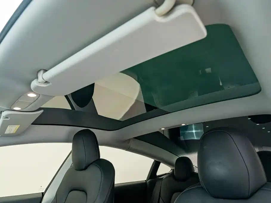 Tesla Model 3 — миниатюра 22