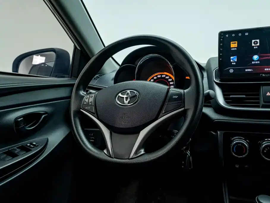 Toyota Yaris L — миниатюра 19