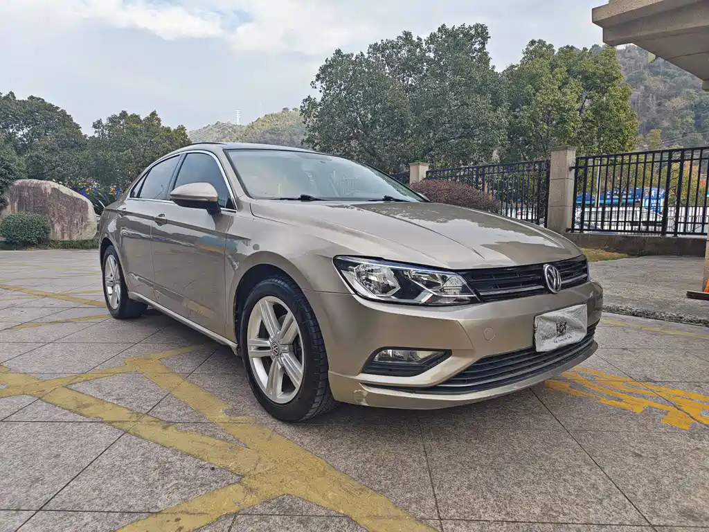 VOLKSWAGEN LINGDU