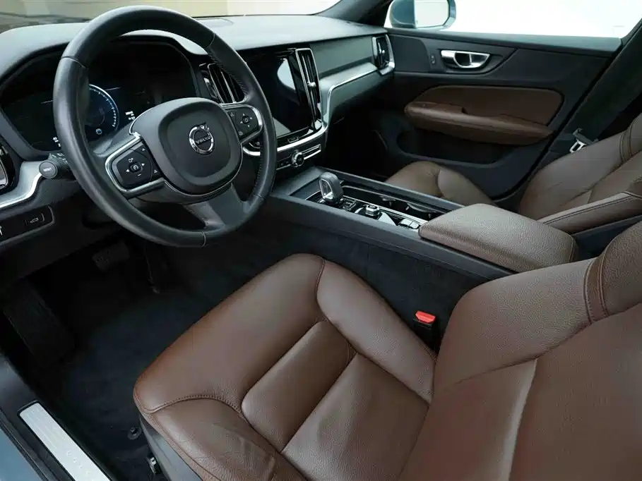 Volvo S60 2022 B4 Luxury