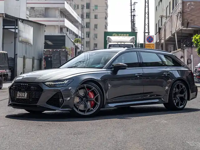 AUDI RS 6