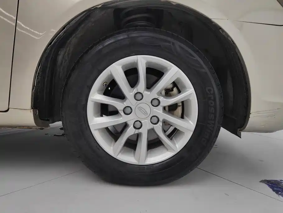 Geely Emgrand — миниатюра 6