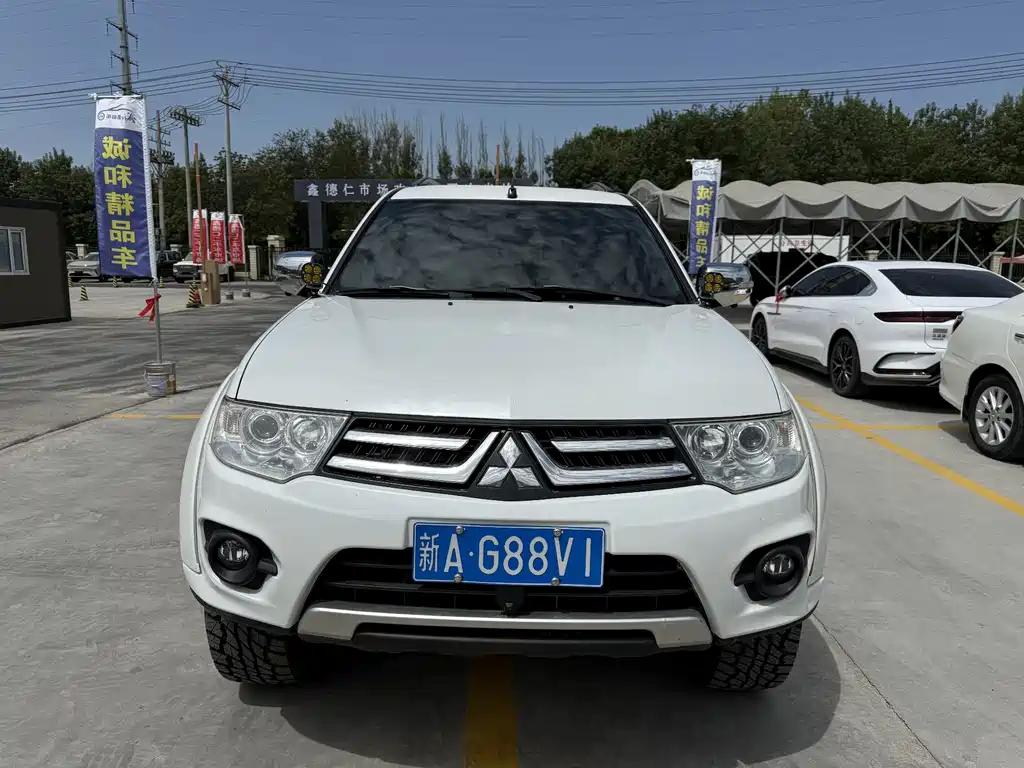 MITSUBISHI PAJERO JINCHANG