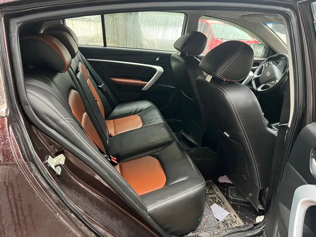 Geely Emgrand — миниатюра 6