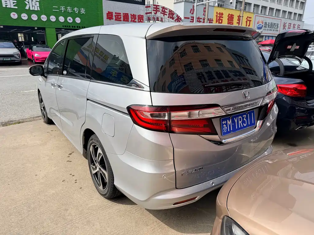 Honda Odyssey 2015 2.4L Luxury