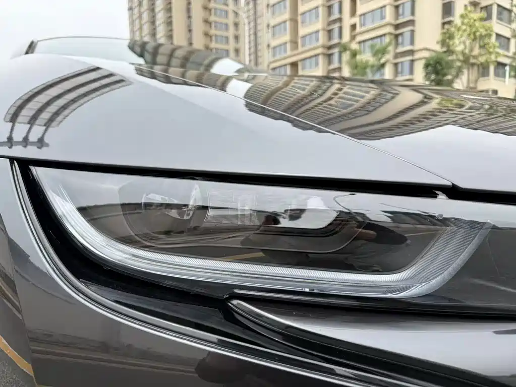 BMW i8 — миниатюра 10
