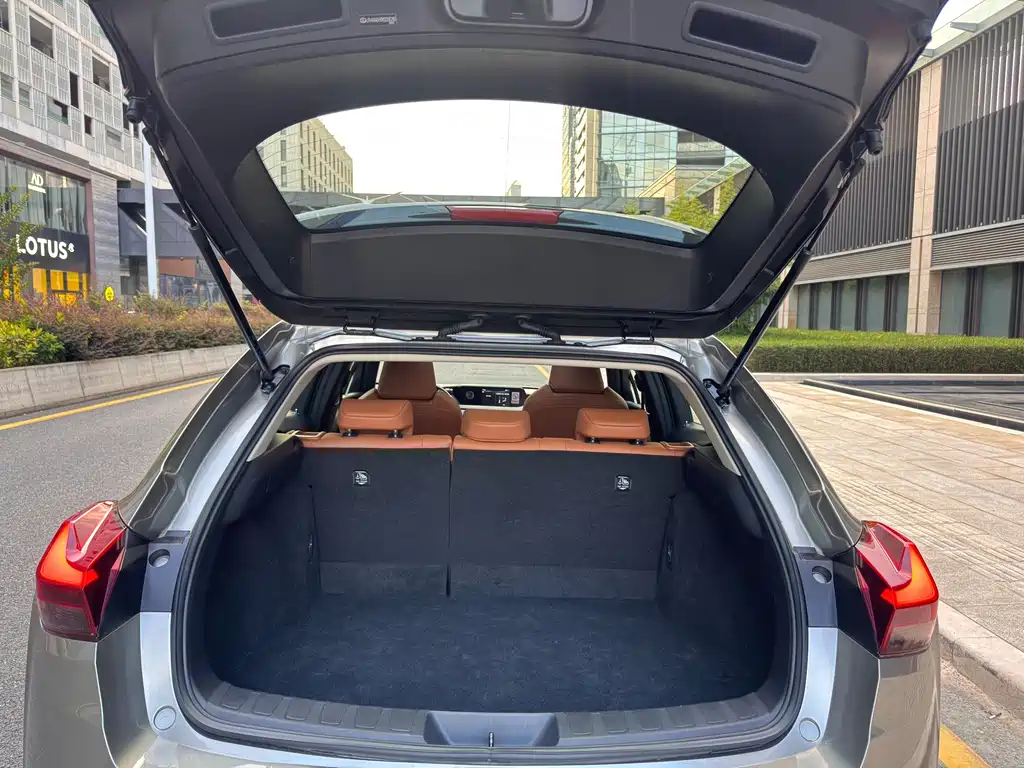 Lexus UX New Energy — миниатюра 26