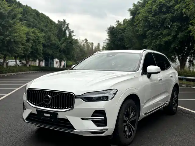 VOLVO XC60 2022