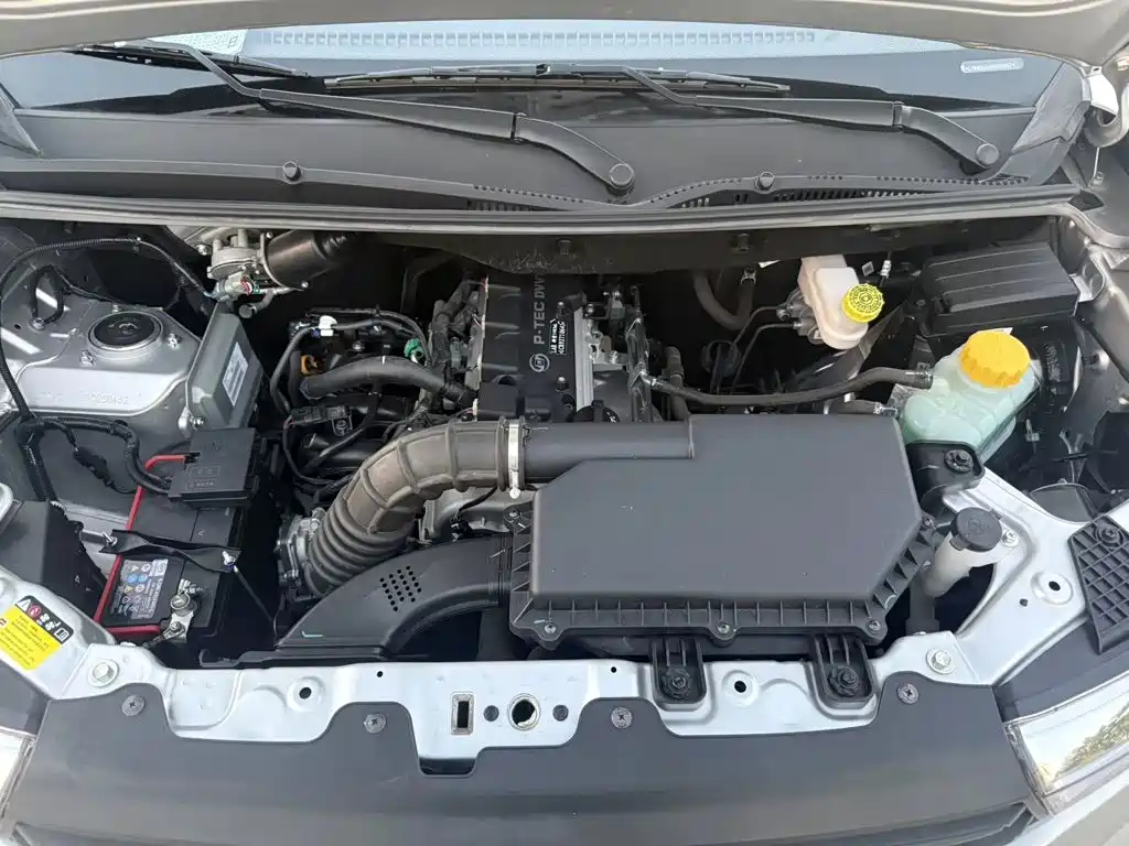 Wuling Hongguang V — миниатюра 8