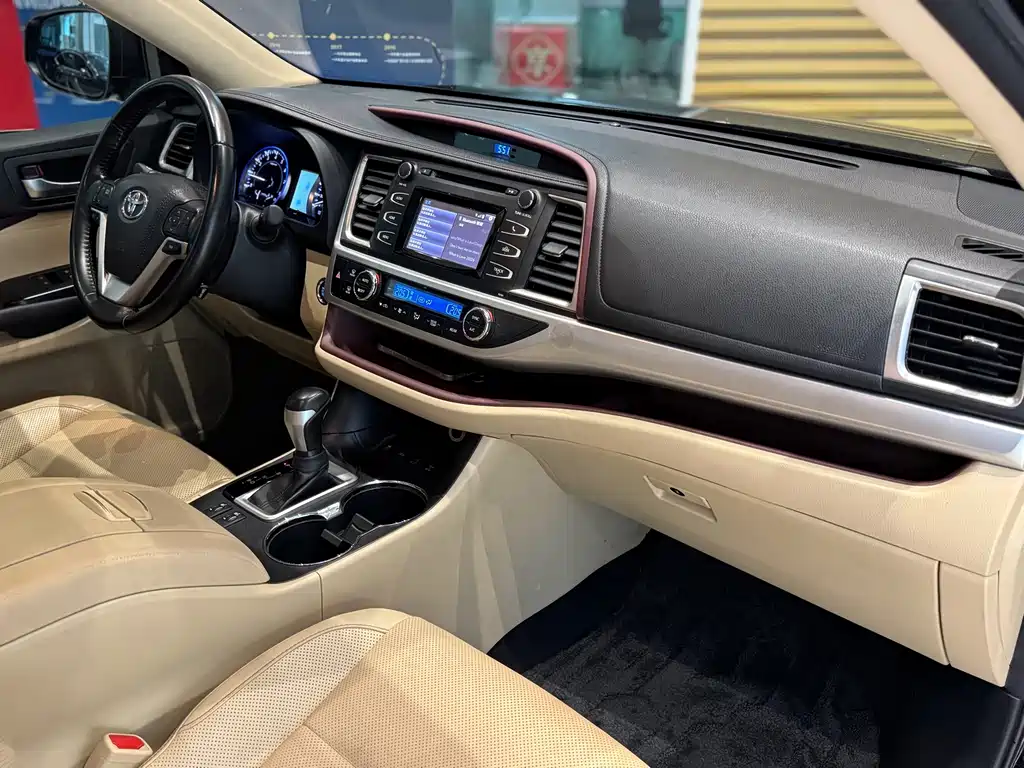 Toyota Highlander — миниатюра 24