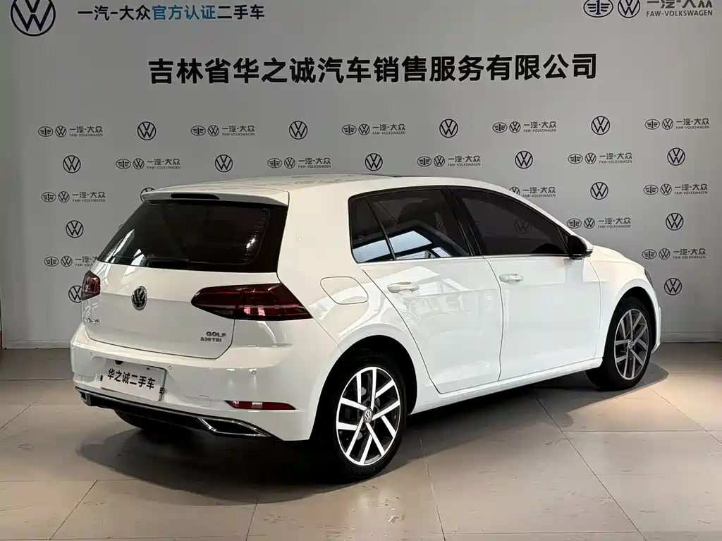 Volkswagen Golf 2018 230TSI AT Luxury