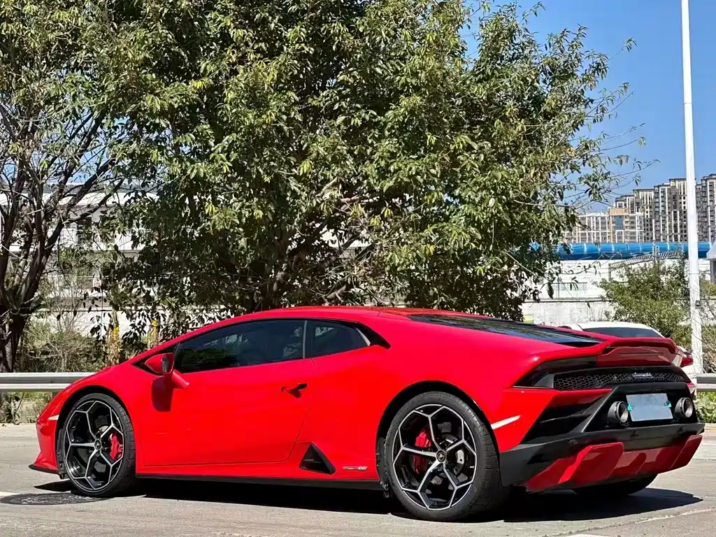 LAMBORGHINI HURACÁN