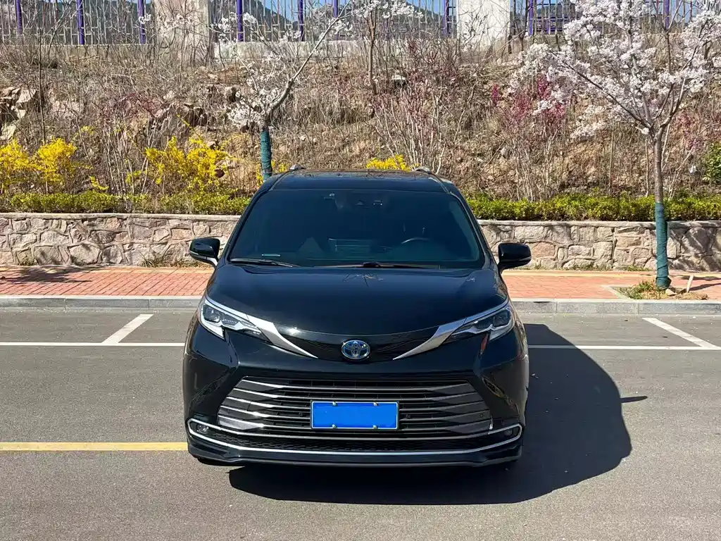 Toyota Sienna 2021 2.5L Luxury
