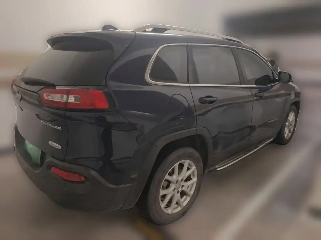 Jeep Cherokee — миниатюра 4