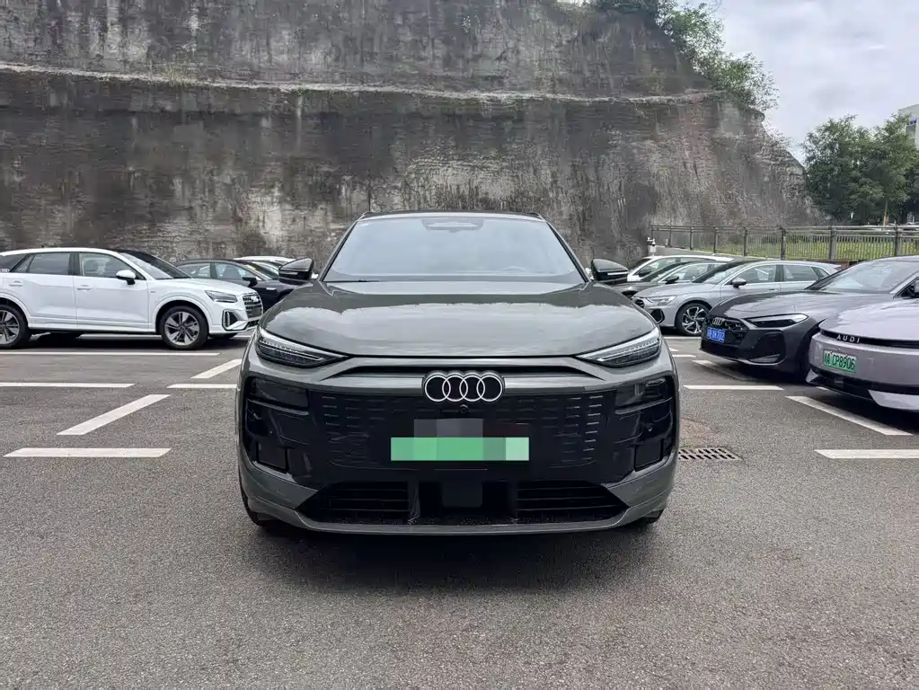Audi 奥迪Q6L e-tron 2025