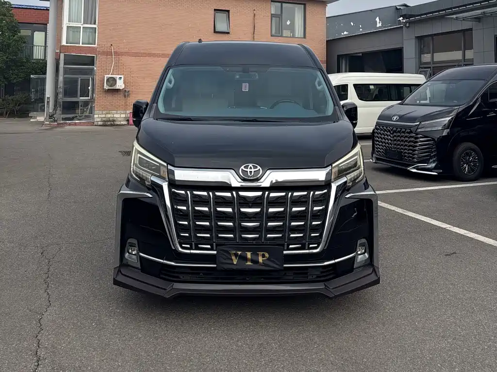 Toyota HiAce 2023 3.5L AT