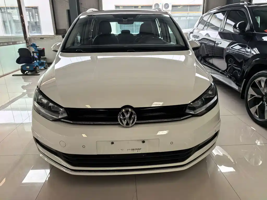 Купить Volkswagen Touran