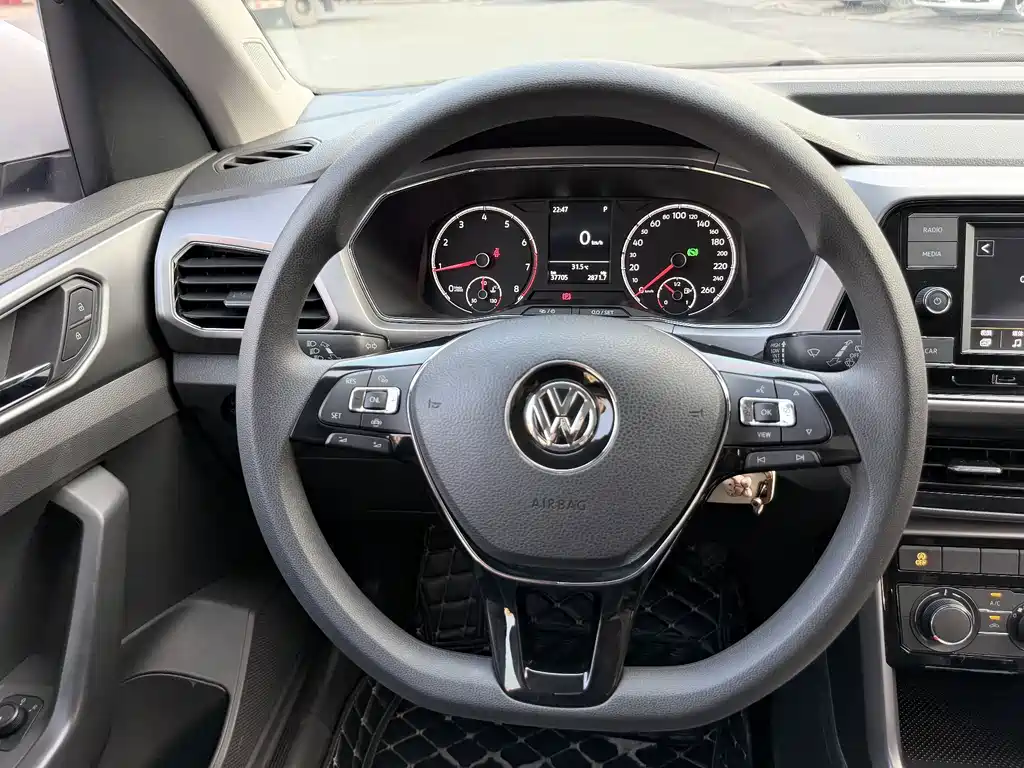 Volkswagen T-Cross — миниатюра 9