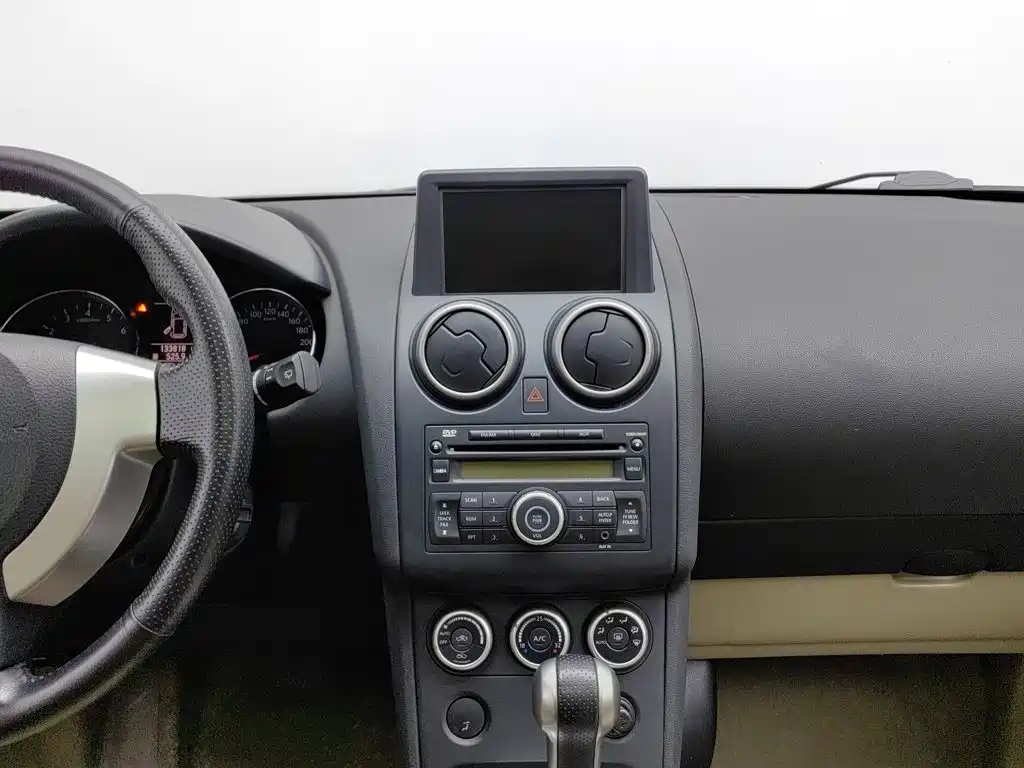 Nissan Qashqai — миниатюра 12